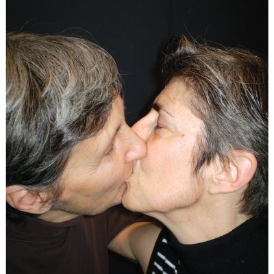 Images Women Kissing